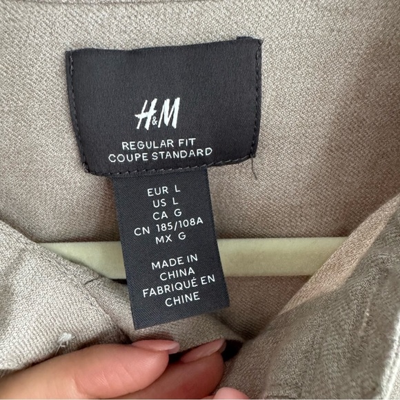 H&M Regular Fit Light Beige Minimalist 100% Cotton Button-Down Shirt Size Large - Picture 5 of 6